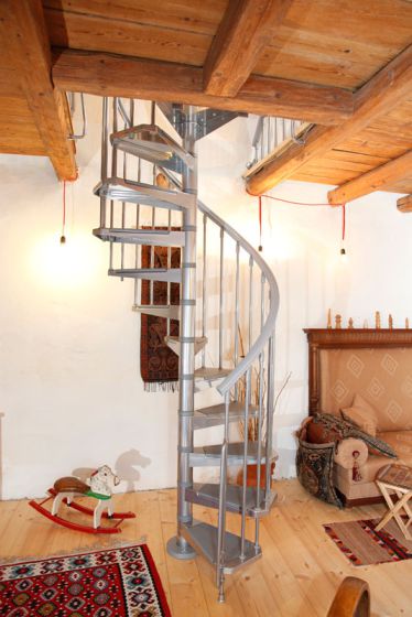 Spindeltreppe Perth - Farbe: chrom, Durchmesser: 140 cm, Abverkauf  