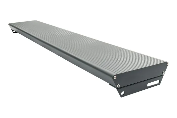 Aluminiumstufe rutschhemmend inkl. 2 Deckel & 2 Winkel und Schrauben - Ausführung: Anthrazit beschichtet, Breite: 1200 mm, Tiefe: 270 mm