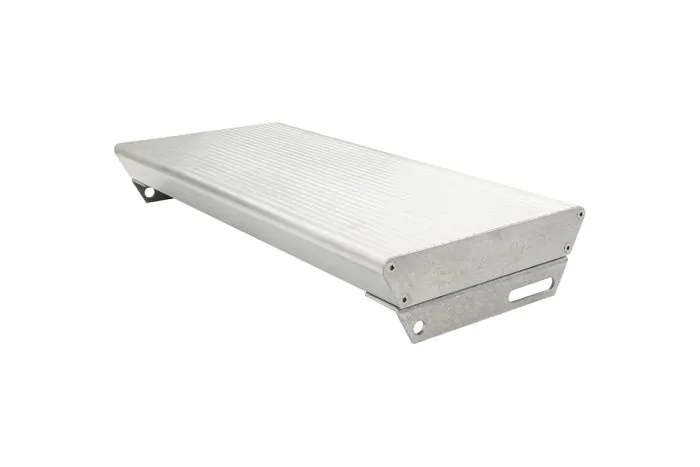 Aluminiumstufe rutschhemmend inkl. 2 Deckel & 2 Winkel und Schrauben - Ausführung: Natur, Breite: 600 mm, Tiefe: 270 mm