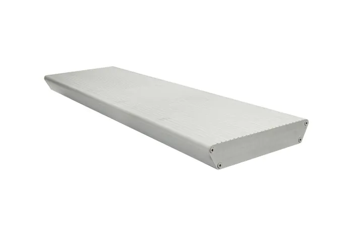 Aluminiumstufe rutschhemmend inkl. 2 Deckel und Schrauben - Ausführung: Edelstahloptik, Breite: 800 mm, Tiefe: 270 mm