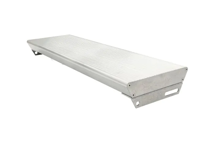 Aluminiumstufe rutschhemmend inkl. 2 Deckel & 2 Winkel und Schrauben - Ausführung: Natur, Breite: 800 mm, Tiefe: 270 mm