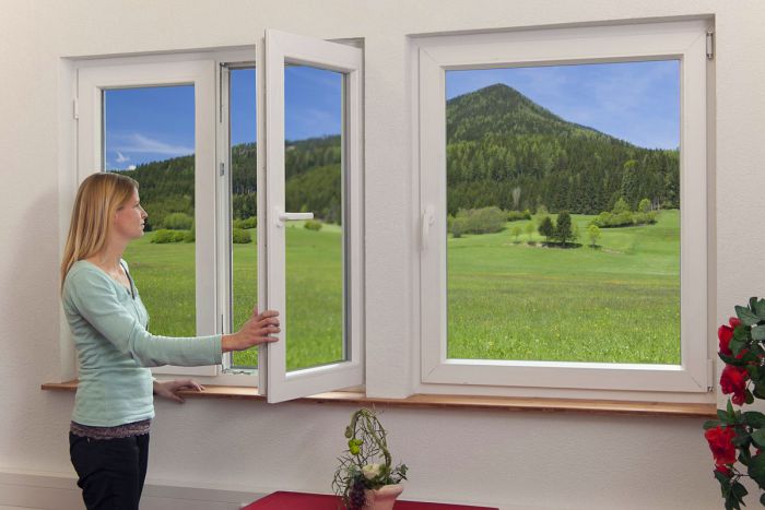 Kunststoff-Fenster weiß - Anschlagrichtung: DIN-rechts, Breite: 750 mm, Höhe: 750 mm