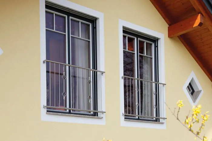 Fenstergitter Prag in Edelstahl, vormontiert
