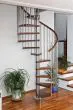 Spindeltreppe Innamincka - Holzart: Buche dunkel, Durchmesser: 138 cm, Metallfarbe: chrom, Abverkauf  