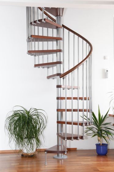 Spindeltreppe Innamincka - Holzart: Buche hell, Durchmesser: 138 cm, Metallfarbe: chrom, Abverkauf  