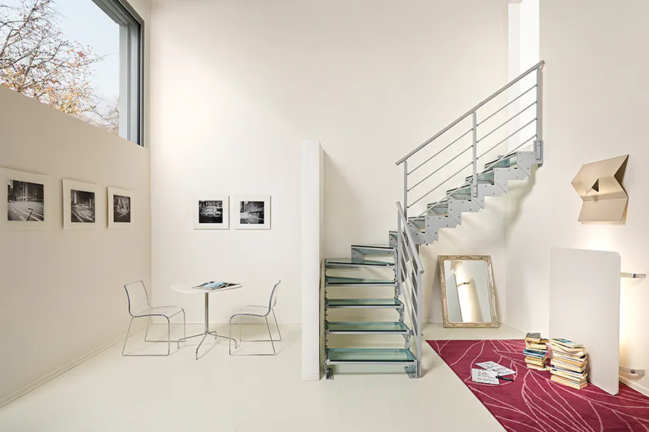 011-Bausatztreppe-Domino